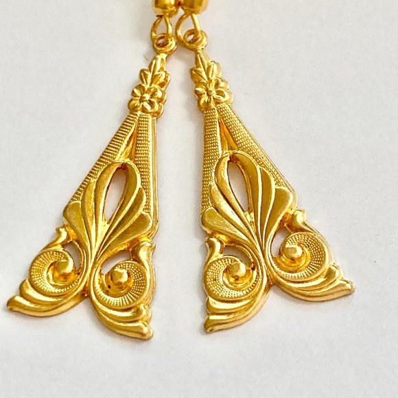 Vintage Filigree Gold Plated Art Deco Earrings Dangle Triangle Nouveau - Picture 2 of 7